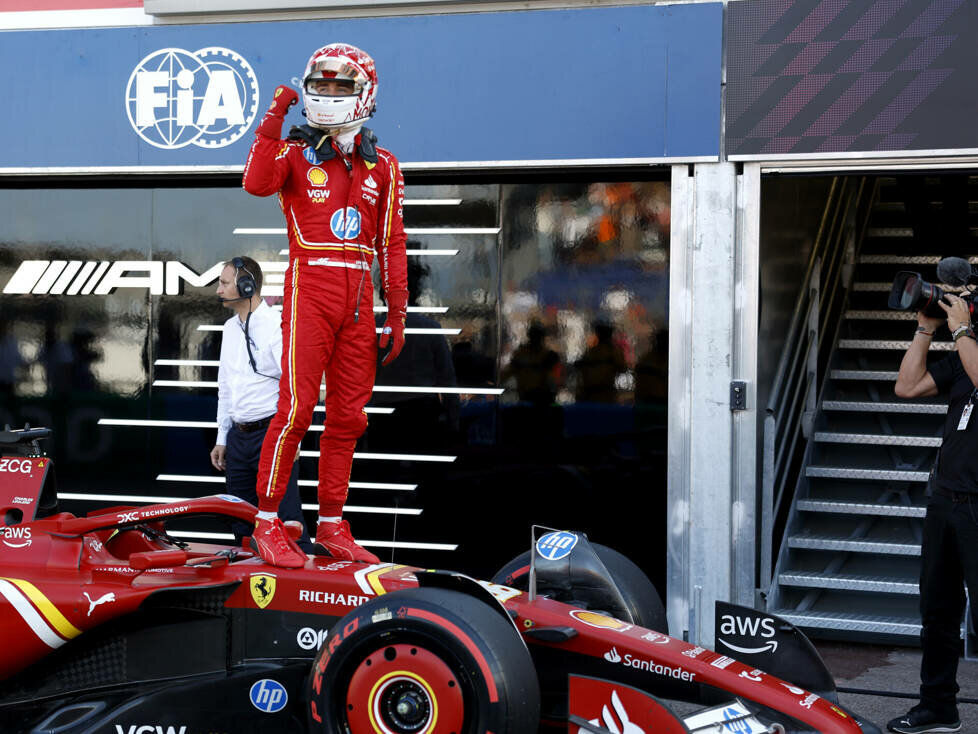 Charles Leclerc (Ferrari) feiert die Pole beim Formel-1-Rennen in Monaco 2024