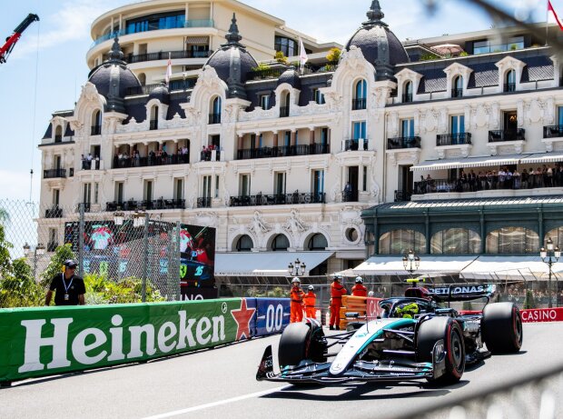 Lewis Hamilton rätselt weiter über seinen Leistungsabfall am Samstag Lewis Hamilton rätselt weiter über seinen Leistungsabfall am Samstag