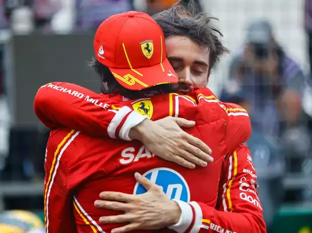 Titel-Bild zur News: Carlos Sainz und Charles Leclerc (Ferrari) feiern nach dem Formel-1-Rennen in Monaco 2024