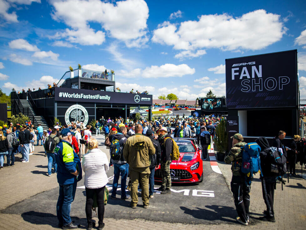 Fans in Fahrerlager