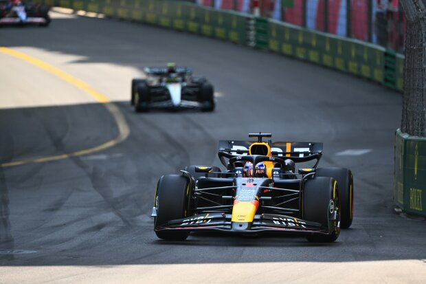 Max Verstappen Lewis Hamilton Red Bull Red Bull F1Mercedes Mercedes F1 ~Max Verstappen (Red Bull) und Lewis Hamilton (Mercedes) ~ Max Verstappen Lewis Hamilton Red Bull Red Bull F1Mercedes Mercedes F1 ~Max Verstappen (Red Bull) und Lewis Hamilton (Mercedes) ~