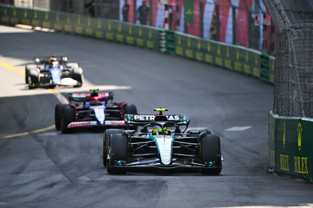Lewis Hamilton Yuki Tsunoda Mercedes Mercedes F1 ~Lewis Hamilton (Mercedes) und Yuki Tsunoda (Racing Bulls) ~ Lewis Hamilton Yuki Tsunoda Mercedes Mercedes F1 ~Lewis Hamilton (Mercedes) und Yuki Tsunoda (Racing Bulls) ~