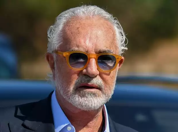 Der frühere Teamchef Flavio Briatore bei einem Formel-1-Besuch 2023 Titel-Bild zur News: Der frühere Teamchef Flavio Briatore bei einem Formel-1-Besuch 2023