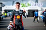 Max Hesse bejubelt die Poleposition
