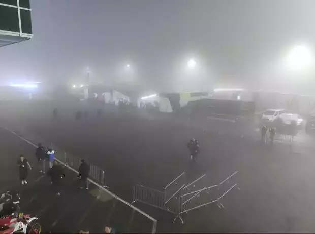Nebel zwingt die 24h Nürburgring 2024 zur Unterbrechung Titel-Bild zur News: Nebel zwingt die 24h Nürburgring 2024 zur Unterbrechung