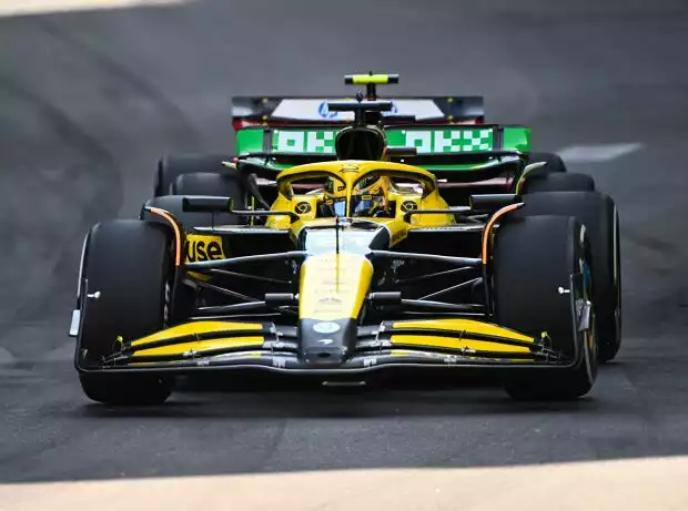 Oscar Piastri (McLaren MCL38) vor Carlos Sainz (Ferrari SF-24) beim Formel-1-Rennen in Monaco 2024 Titel-Bild zur News: Oscar Piastri (McLaren MCL38) vor Carlos Sainz (Ferrari SF-24) beim Formel-1-Rennen in Monaco 2024