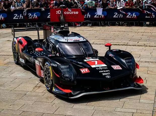 Fahrerwechsel auf dem Toyota #7: Mike Conway muss passen, Jose Maria Lopez klettert hinein Titel-Bild zur News: Fahrerwechsel auf dem Toyota #7: Mike Conway muss passen, Jose Maria Lopez klettert hinein