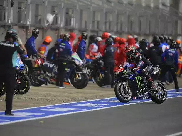 Fabio Quartararo beim Bikewechsel in Le Mans 2021 Titel-Bild zur News: Fabio Quartararo beim Bikewechsel in Le Mans 2021