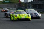 Thomas Preining (Manthey-EMA-Porsche), Luca Engstler (GRT-Lamborghini) und Franz Engstler 