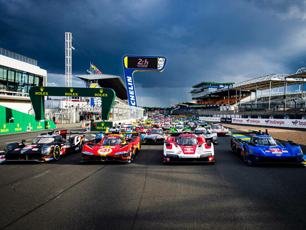 Gruppenfoto: Alle Autos für die 24h Le Mans 2024