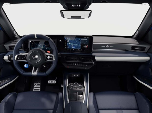 Das Cockpit mit zahlreichen sportlichen Insignien Das Cockpit mit zahlreichen sportlichen Insignien