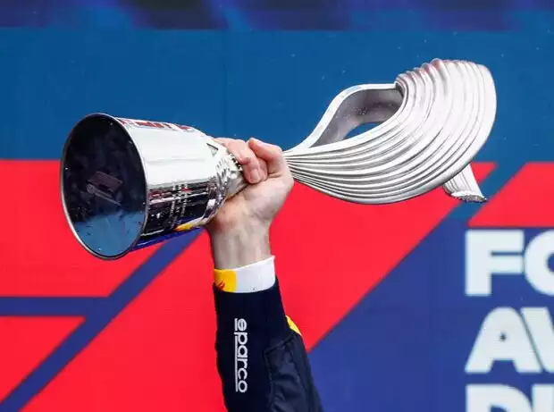 Der Siegerpokal beim Kanada-Grand-Prix 2024 in Montreal Titel-Bild zur News: Der Siegerpokal beim Kanada-Grand-Prix 2024 in Montreal