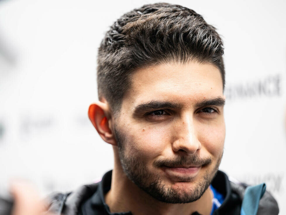 Esteban Ocon (Alpine) vor dem Formel-1-Rennen in Spanien 2024