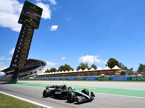 Lewis Hamilton in Barcelona: Kann der Brite die Störgeräusche ausblenden? Lewis Hamilton in Barcelona: Kann der Brite die Störgeräusche ausblenden?