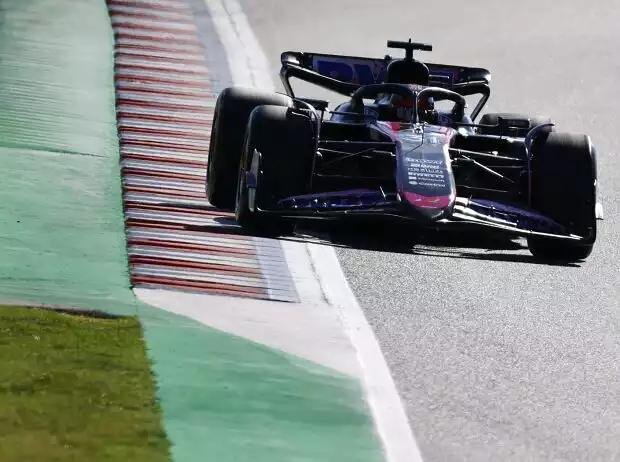 Titel-Bild zur News: Esteban Ocon (Alpine A524) im Qualifying zum Formel-1-Rennen in Barcelona 2024