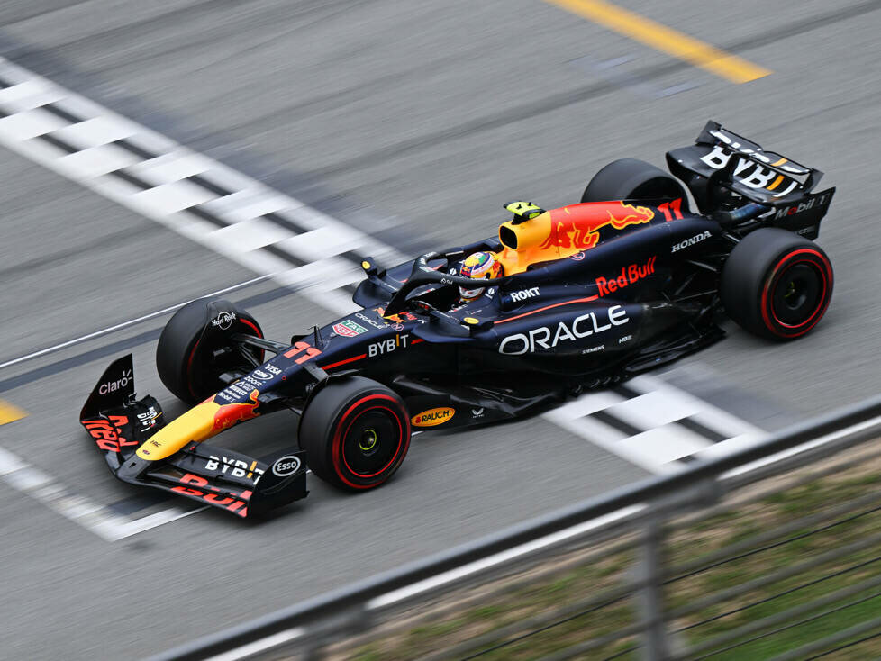 Sergio Perez (Red Bull RB20) beim Formel-1-Rennen in Spanien 2024