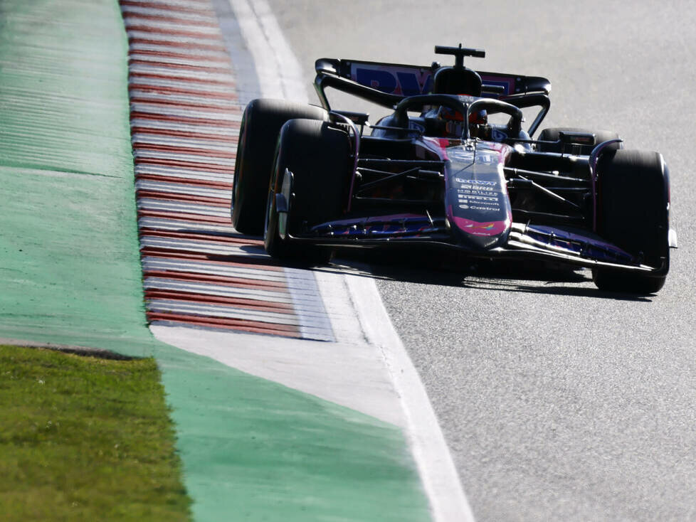 Esteban Ocon (Alpine A524) im Qualifying zum Formel-1-Rennen in Barcelona 2024