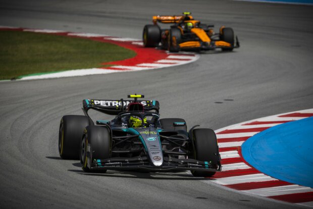 Lewis Hamilton Lando Norris Mercedes Mercedes F1McLaren McLaren F1 ~Lewis Hamilton (Mercedes) und Lando Norris (McLaren) ~ Lewis Hamilton Lando Norris Mercedes Mercedes F1McLaren McLaren F1 ~Lewis Hamilton (Mercedes) und Lando Norris (McLaren) ~