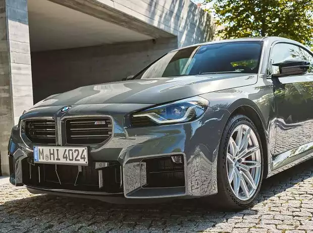 BMW M2 (2024) Erste Fotos Titel-Bild zur News: BMW M2 (2024) Erste Fotos