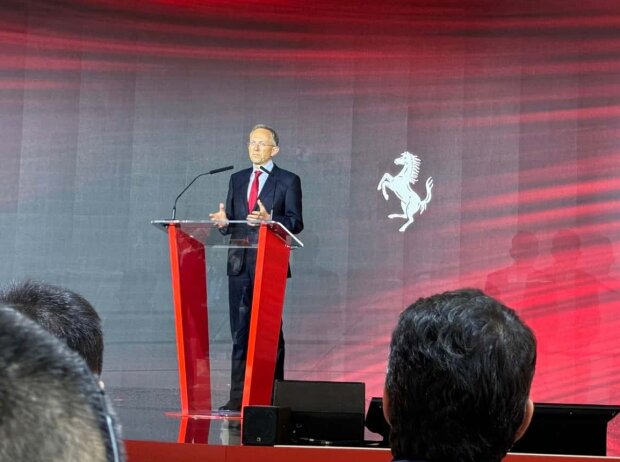 CEO Benedetto Vigna weiht das Ferrari-e-Building ein CEO Benedetto Vigna weiht das Ferrari-e-Building ein