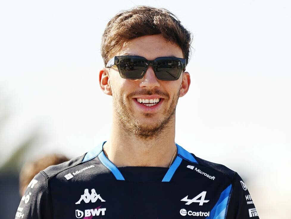 Formel-1-Fahrer Pierre Gasly von Alpine im Fahrerlager 2024