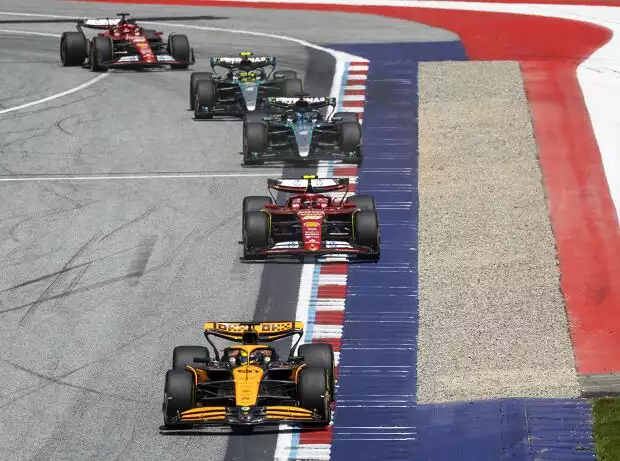 Oscar Piastri, Carlos Sainz, George Russell, Lewis Hamilton, Charles Leclerc Titel-Bild zur News: Oscar Piastri, Carlos Sainz, George Russell, Lewis Hamilton, Charles Leclerc