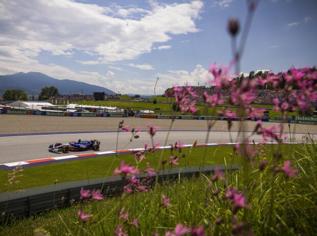 Rosa Blüten treiben Ricciardos aktuelle Zukunftsaussichten in der F1 nicht gerade Rosa Blüten treiben Ricciardos aktuelle Zukunftsaussichten in der F1 nicht gerade