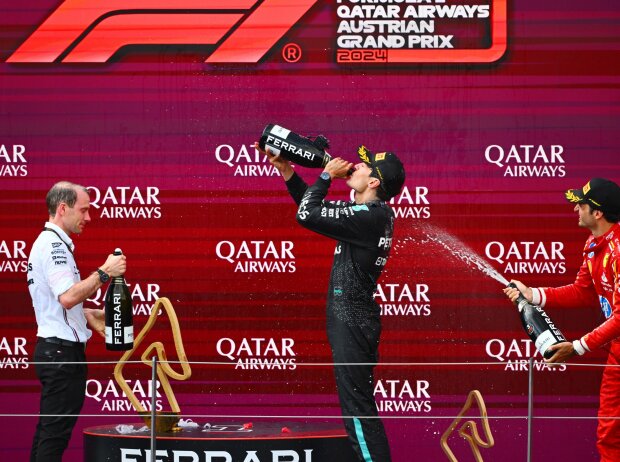 George Russell lässt sich nach seinem zweiten Grand-Prix-Sieg feiern