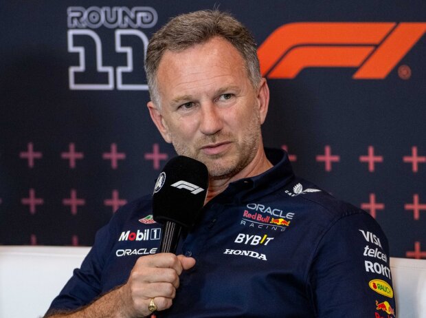 Christian Horner musste sich einmal mehr unangenehme Fragen stellen lassen Christian Horner musste sich einmal mehr unangenehme Fragen stellen lassen
