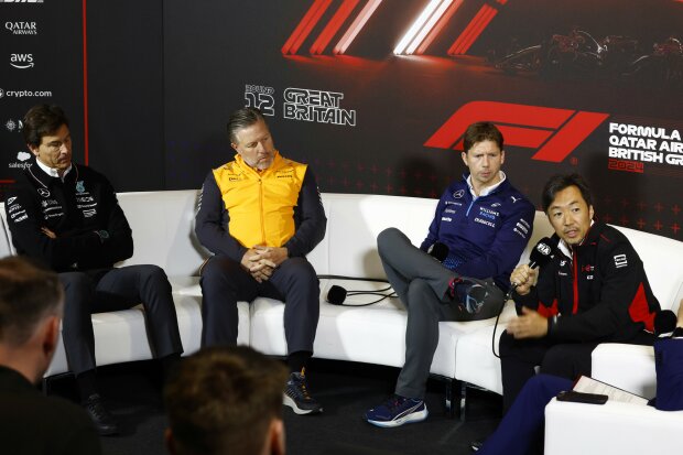 Toto Wolff Zak Brown McLaren McLaren F1Williams Williams F1Haas Haas F1 ~Toto Wolff und Zak Brown ~ Toto Wolff Zak Brown McLaren McLaren F1Williams Williams F1Haas Haas F1 ~Toto Wolff und Zak Brown ~