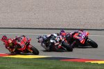 Francesco Bagnaia (Ducati), Miguel Oliveira (Trackhouse) und Jorge Martin (Pramac) 