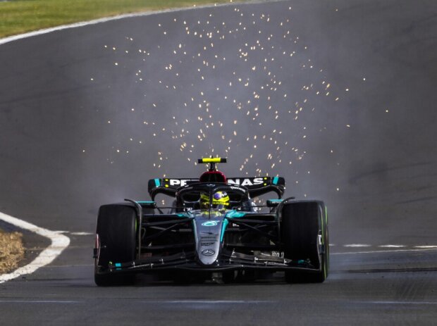 Lewis Hamilton greift in Zukunft von Maranello aus nach den Sternen Lewis Hamilton greift in Zukunft von Maranello aus nach den Sternen