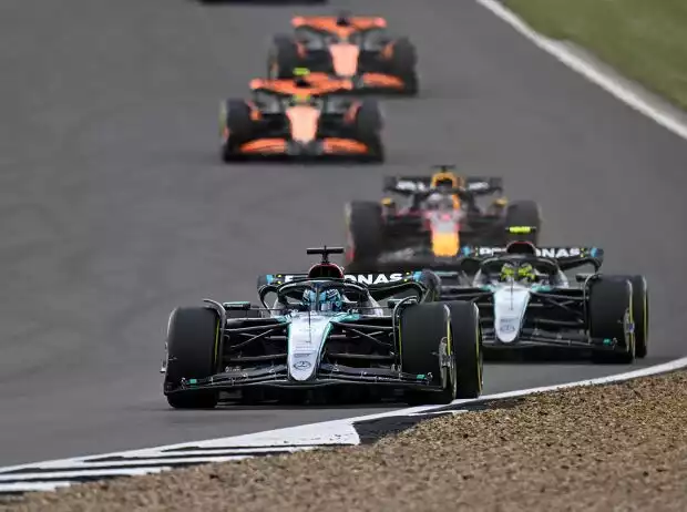 George Russell, Lewis Hamilton, Max Verstappen Titel-Bild zur News: George Russell, Lewis Hamilton, Max Verstappen