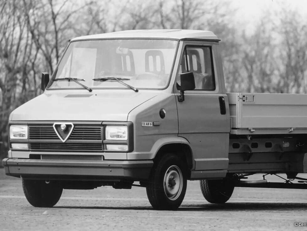 Alfa Romeo AR6 (1985-1989)