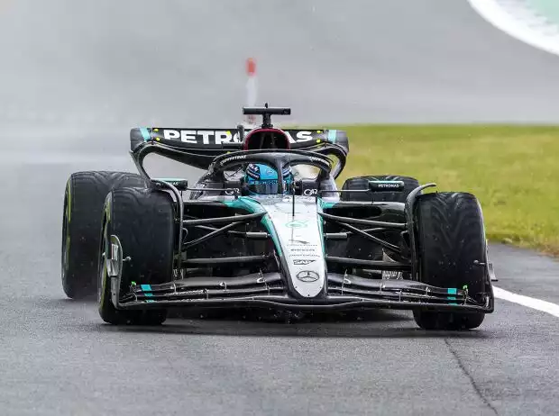 George Russell (Mercedes W15) beim Formel-1-Rennen in Silverstone 2024 Titel-Bild zur News: George Russell (Mercedes W15) beim Formel-1-Rennen in Silverstone 2024