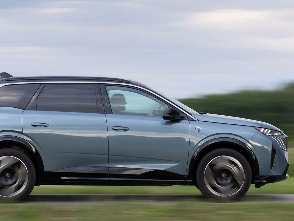 Peugeot E-5008: Lange, gerade Dachlinie