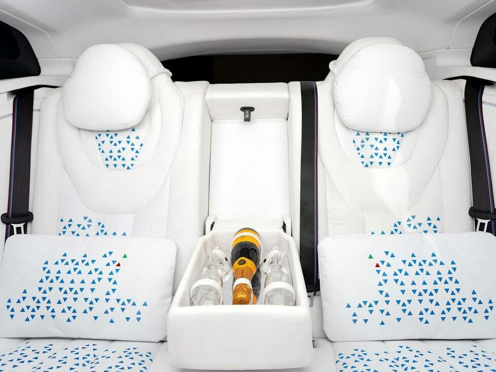BMW XM mit Alcantara - Sky is the Limit