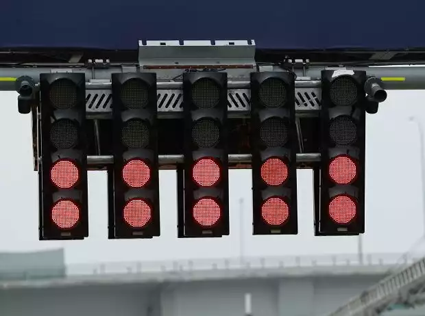 Die Ampeln stehen auf Rot Titel-Bild zur News: Die Ampeln stehen auf Rot