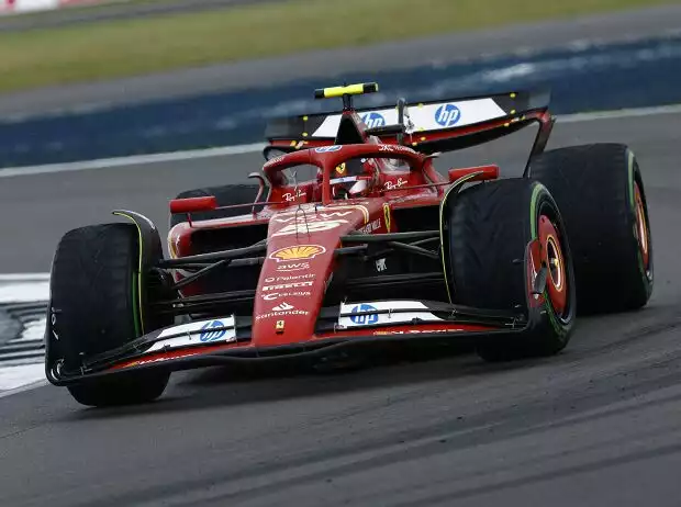 Carlos Sainz (Ferrari SF-24) beim Formel-1-Rennen in Silverstone 2024 Titel-Bild zur News: Carlos Sainz (Ferrari SF-24) beim Formel-1-Rennen in Silverstone 2024