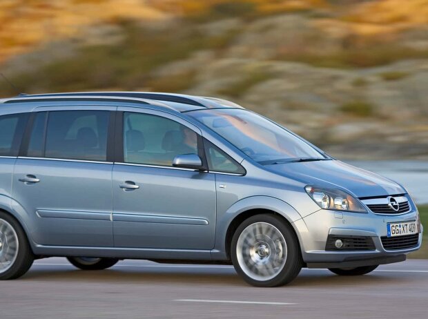 Opel Zafira B (2005) Opel Zafira B (2005)