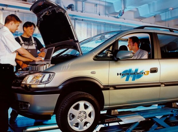 Opel HydroGen3 Fuel Cell Zafira Opel HydroGen3 Fuel Cell Zafira