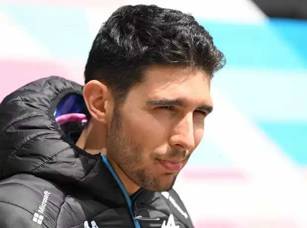 Esteban Ocon im Formel-1-Fahrerlager Titel-Bild zur News: Esteban Ocon im Formel-1-Fahrerlager