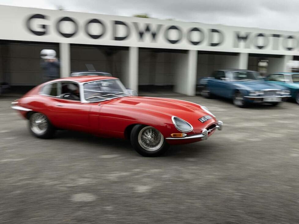 Jaguar F-Type in Goodwood 2024