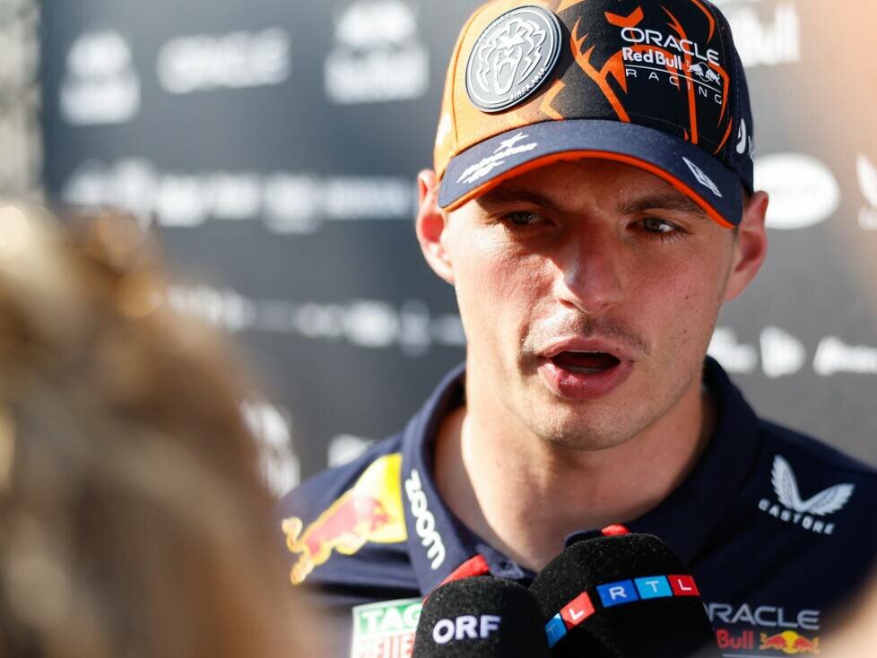 Max Verstappen bei seiner Medienrunde im Formel-1-Fahrerlager in Budapest 2024