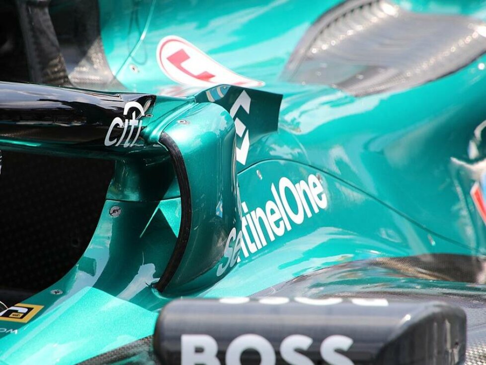 Halo-Luftleitblech am Aston Martin AMR24 beim Formel-1-Rennen in Ungarn 2024