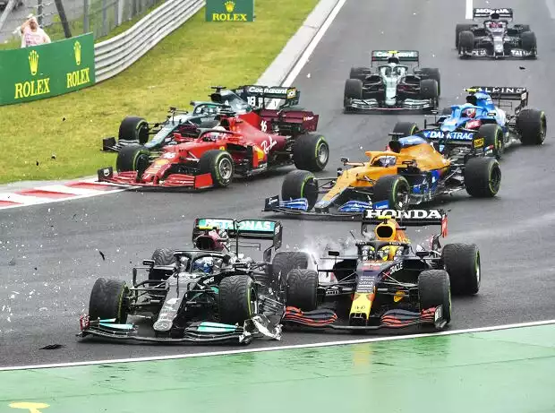 Valtteri Bottas, Sergio Perez Titel-Bild zur News: Valtteri Bottas, Sergio Perez