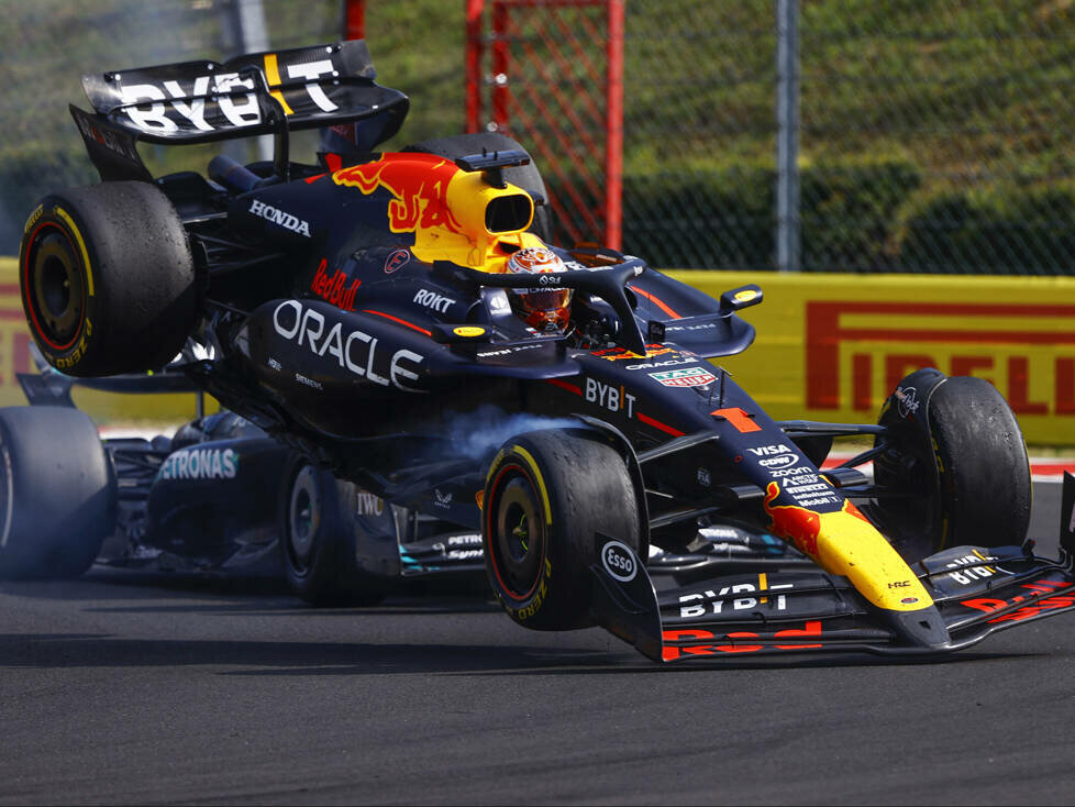 Max Verstappen (Red Bull) kollidiert beim Formel-1-Rennen in Ungarn 2024 mit Lewis Hamilton (Mercedes)