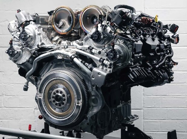 Bentley Ultra Performance Hybrid V8 (2024) Bentley Ultra Performance Hybrid V8 (2024)