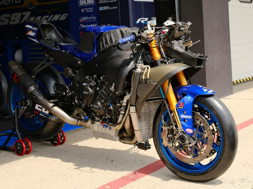 Yamaha R1