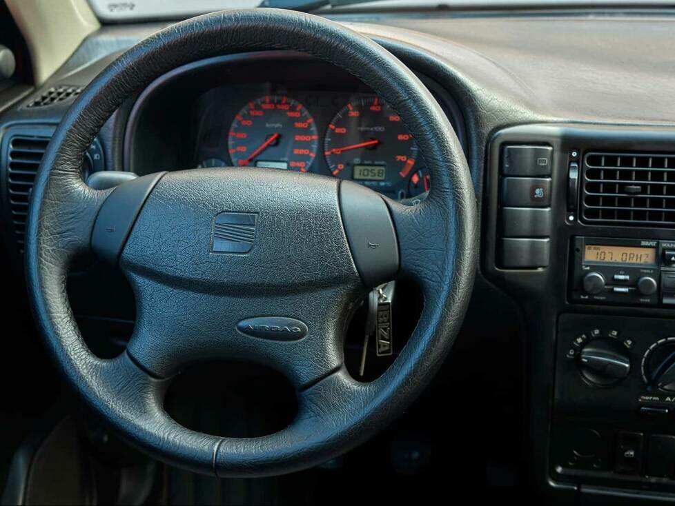 Seat Ibiza zweite Generation, Innenraum (mit Airbag)